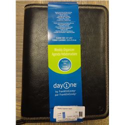 Week Organizer with Zipper