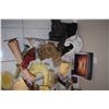 Image 2 : HORROR HAUNT F/X RUBBLE HUGE LOT NO RESERVE! HIGH BID GETS ALL YOU SEE!