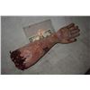 Image 2 : ZOMBIE CHEWED SEVERED ARM WITH HAND 2