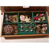 Image 2 : Jewellery box with costume jewellery