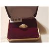 Image 2 : Gold 10k ladies ring (university of Saskatchewan size 5+) *not evaluated