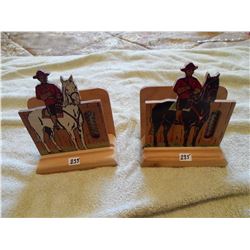 2 napkin holders