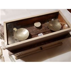 Apothacry scale (pharmo sudical)