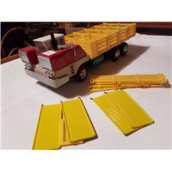 Tin truck with ramp 14"