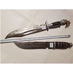 2 dagger knives