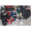 Image 3 : BOX OF LEASHES AND PET SUPPLIES