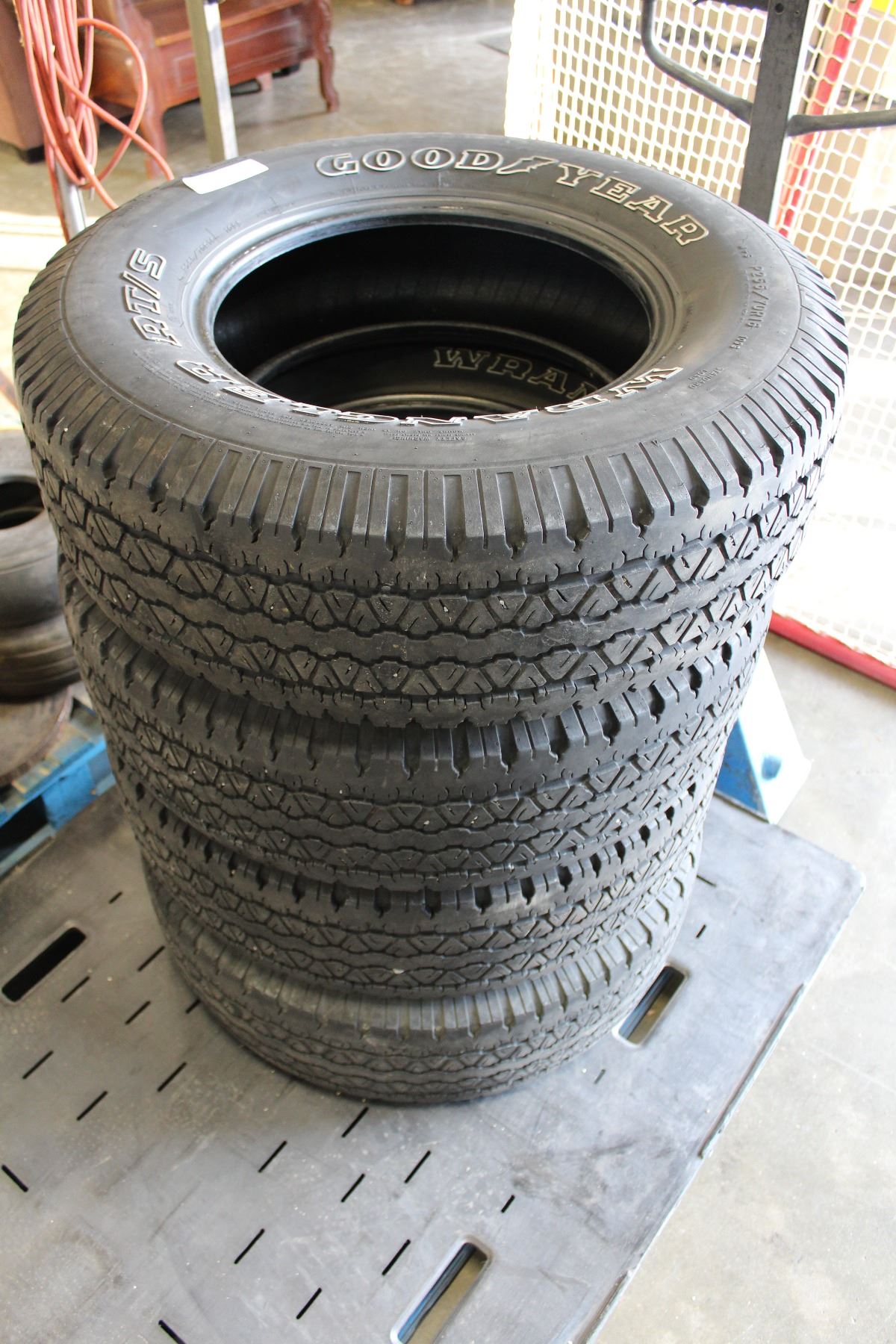 SET OF FOUR P255 70R16 GOODYEAR WRANGLER MTS TIRES