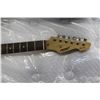 Image 2 : PEAVY RAPTOR PLUS EXP ELECTRIC GUITAR WITH SOFT CASE