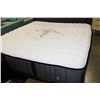 Image 1 : STEARNS AND FOSTER METROPOLIS FIRM KINGSIZE MATTRESS AND BOXSPRING TIGHT TOP FACTORY SECOND FOAM BUL