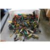 Image 1 : TOTE OF SCREWDRIVERS