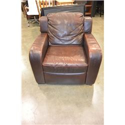 BROWN DISTRESSED LEATHER CHAIR