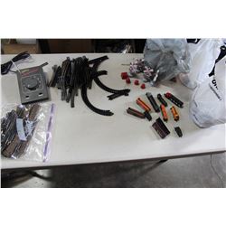 TOTE OF MODEL TRAIN SET