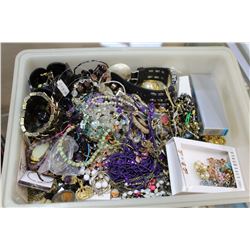 TRAY OF JEWELLRY