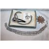 Image 2 : BOX OF ESTATE RHINESTONES