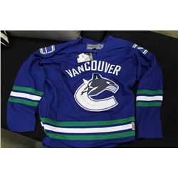 NEW XL CANUCKS JERSEY