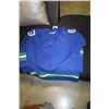 Image 2 : NEW XL CANUCKS JERSEY