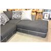 Image 3 : PARAMOUNT BLACK LEATHER SECTIONAL