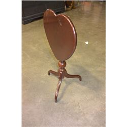 HEART SHAPE BOMBAY PARLOR TABLE