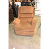 Image 1 : BROWN RECLINER