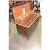 Image 2 : RED SEAL BLANKET BOX WITH KEY