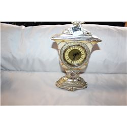 QUARTZ CLOCK