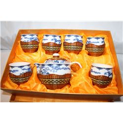 CASED EASTERN TEASET