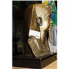 Image 2 : AUSTIN PROD 1977 PARROH STATUE