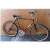 Image 1 : BURGUNDY MOUNTAIN TOUR BIKE