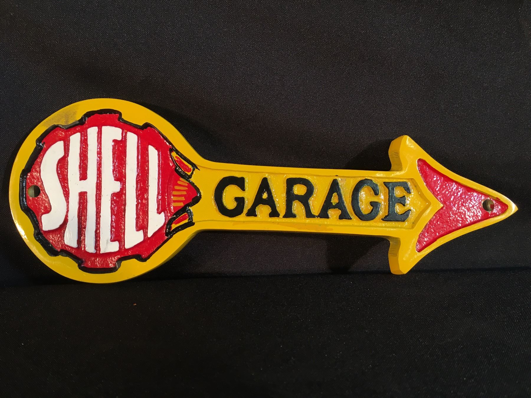 VINTAGE SHELL GARAGE METAL ARROW SIGN, 1' WIDE - Able Auctions