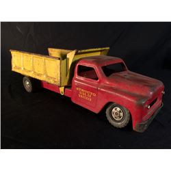 VINTAGE STRUCTO "RIDE-ER WRECKER" PRESSED STEEL MODEL TRUCK, 19.5'' LONG