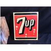 Image 2 : VINTAGE 7-UP WOODEN BOTTLE CRATE WITH VARIOUS COLLECTIBLES INC. 6 VINTAGE BOTTLES, 7-UP LIGHT UP
