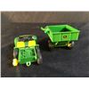 Image 3 : JOHN DEERE SCALE MODEL GATOR, WITH TRAILER ATTACHMENT 500, APPROX. 2.5'' TALL