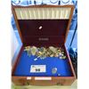 Image 1 : 60 PIECES OF JEWELLERY & BOX