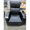 Image 1 : NEW BLACK LEATHER RECLINER