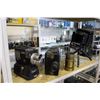 Image 2 : SHELF LOT OF VINTAGE CAMERAS