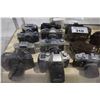 Image 2 : LOT OF 19 VINTAGE CAMERAS