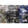 Image 2 : LOT OF 14 VINTAGE CAMERAS