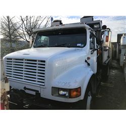 1993 INTERNATIONAL DUMP TRUCK, WHITE, DIESEL, MANUAL, VIN#1HTSDN2R0PH483669, 392,253KMS, RD,TW,CR,
