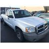 Image 2 : 2006 DODGE DAKOTA, WHITE, 2 DOOR PICKUP, 3.7L V8, GAS, AUTOMATIC, VIN#1D7HW22K06S683929,