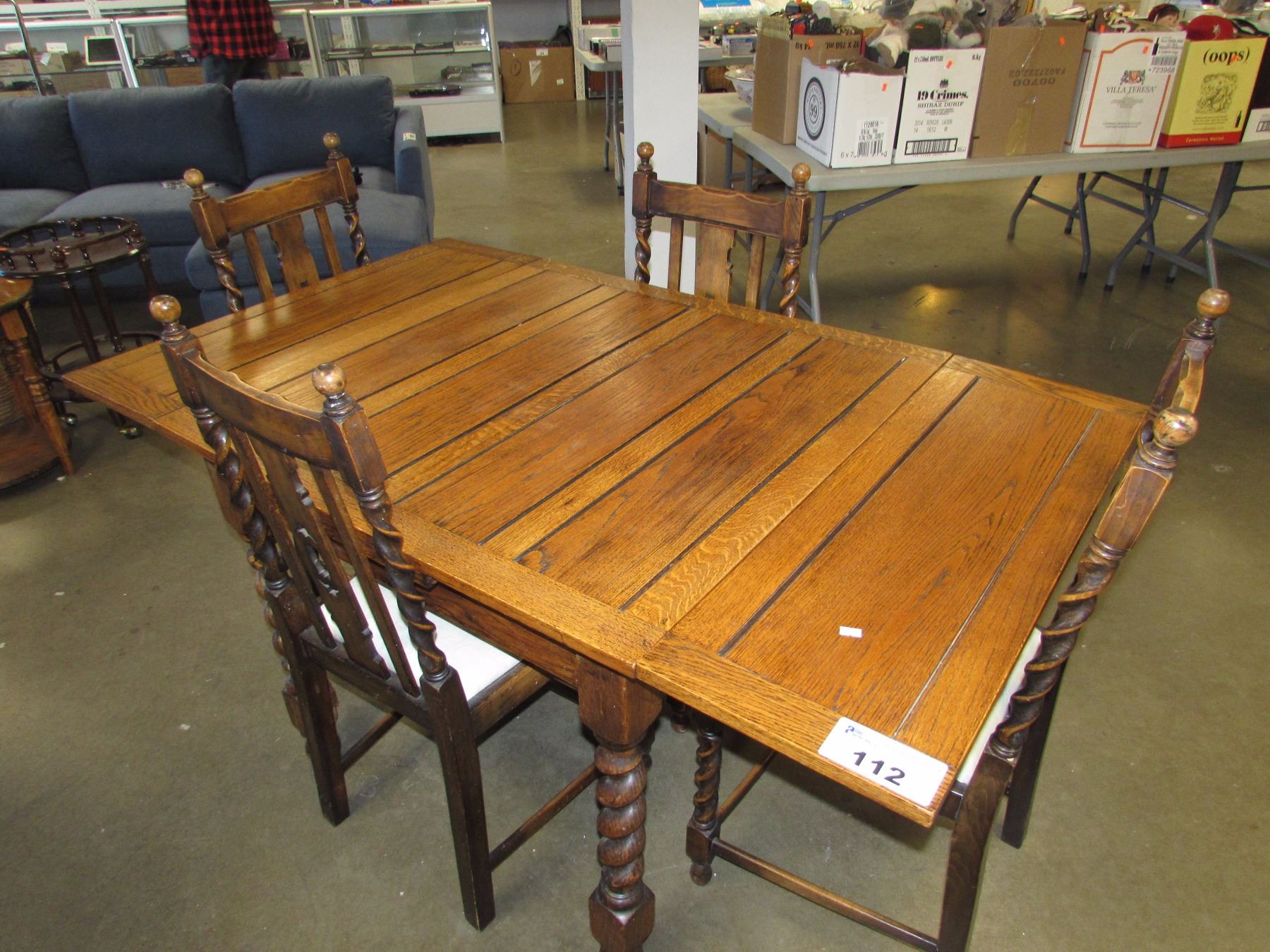 ANTIQUE ENGLISH OAK BARLEY TWIST DRAW LEAF DINING TABLE 4 MATCHING CHAIRS ANTIQUE ENGLISH OAK BARLEY TWIST DRAW LEAF DINING TABLE 4 MATCHING CHAIRS