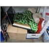 Image 2 : LOT OF HOUSEHOLD GOODS/COOLER/BLANKET/MISC