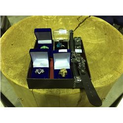 GROUP LOT OF 4 ASSORTED RINGS & 2 LEATHER & SKULL BRACELETS