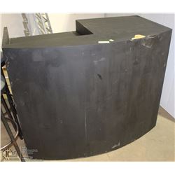 HOSTING STATION WITH CASH REGISTER OR COMPUTER