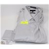 Image 1 : LOT OF 4 NEW BRAND NAME DRESS SHIRTS ASST. SIZES