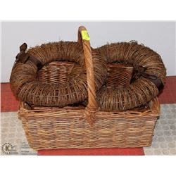 LOT OF WICKER BASKETS