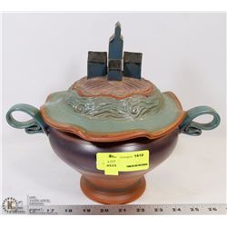 ART DECO POTTERY DISH WITH LID