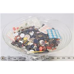 ESTATE VINTAGE BUTTON COLLECTION IN LARGE GLASS