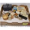 Image 1 : FLAT W/COLLECTIBLE TRINKET STORAGE BOXES