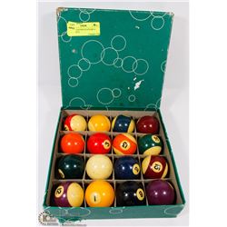 VINTAGE EATON'S PLAYFAIR 16 POOL BALLS