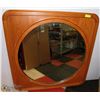 Image 1 : ROUND MAPLE WOOD FRAMED MIRROR 42"X42"